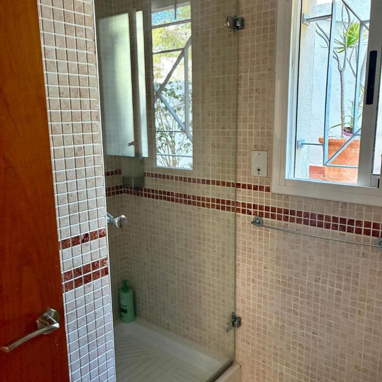 Villa with private pool, ocean & mountain views - Villa - 17