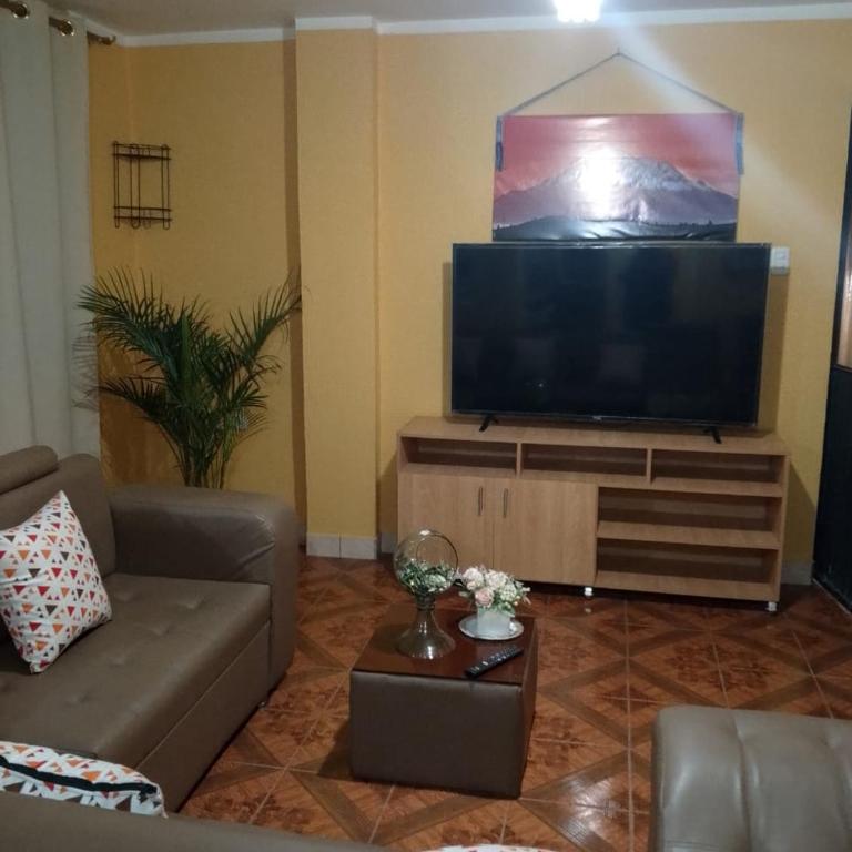 Casa Martinez Riobamba - Two-Bedroom Apartment - 1