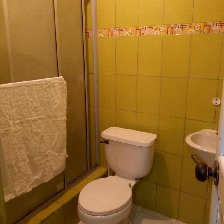 Casa Martinez Riobamba - Two-Bedroom Apartment - 9