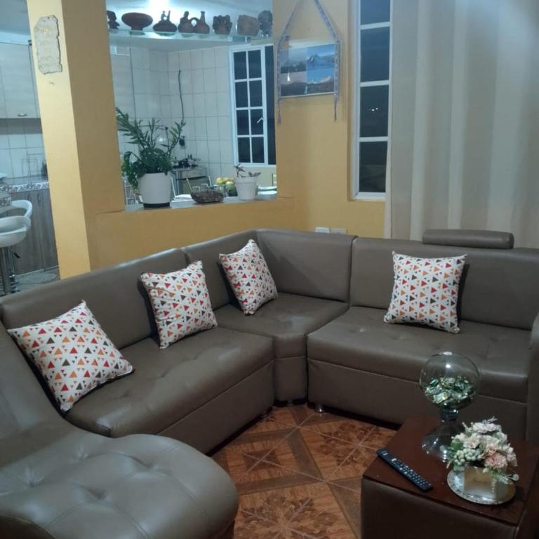 Casa Martinez Riobamba - Two-Bedroom Apartment - 11