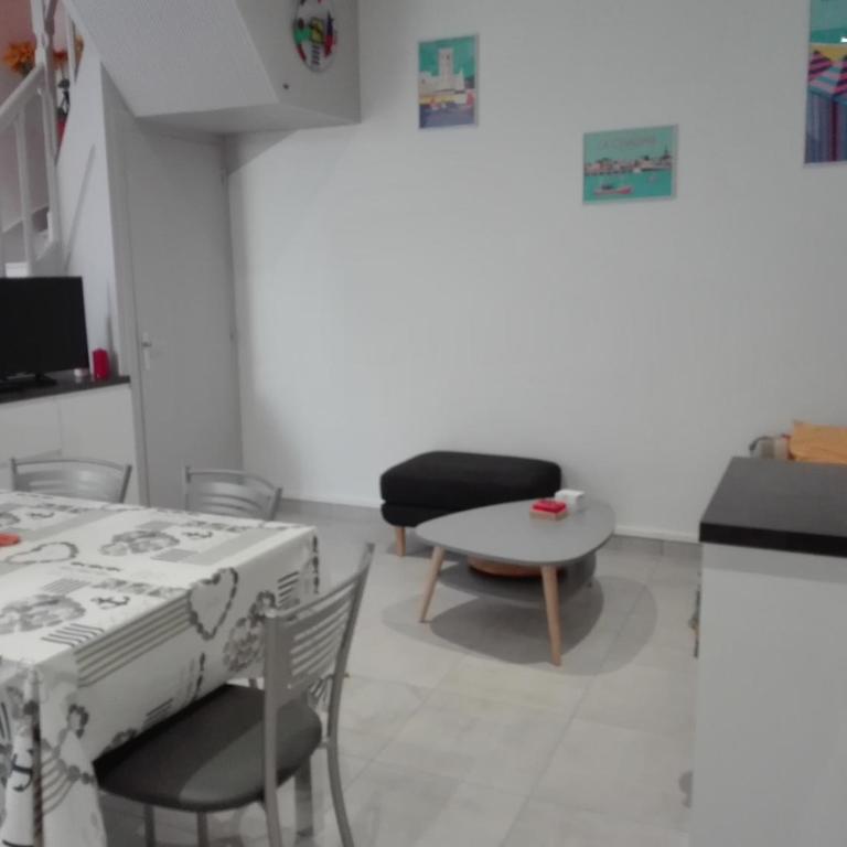 Maison de ville T3 avec cour proche port et plage - Les Sables d'Olonne - FR-1-331-72 - Holiday Home (4 Adults) - 16