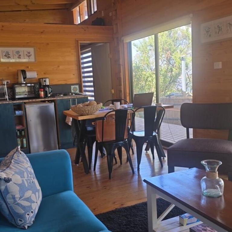 Romantic Getaway Peace and a Unique View - One-Bedroom House - 12