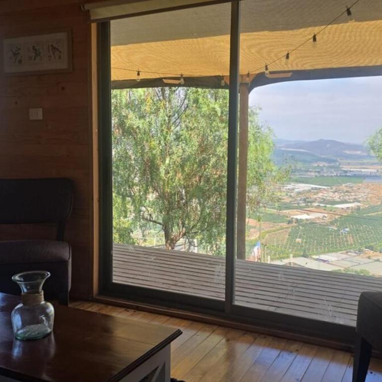 Romantic Getaway Peace and a Unique View - One-Bedroom House - 14