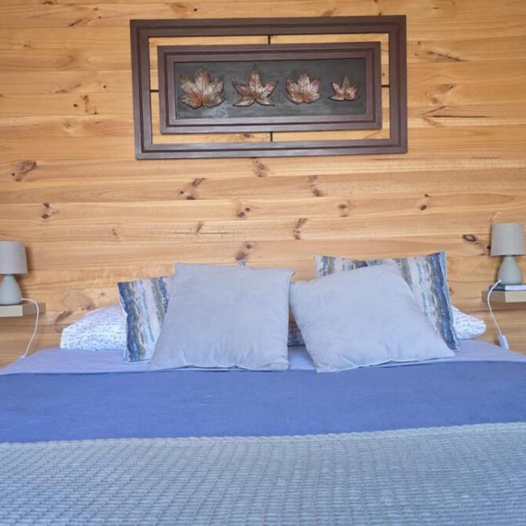 Romantic Getaway Peace and a Unique View - One-Bedroom House - 21