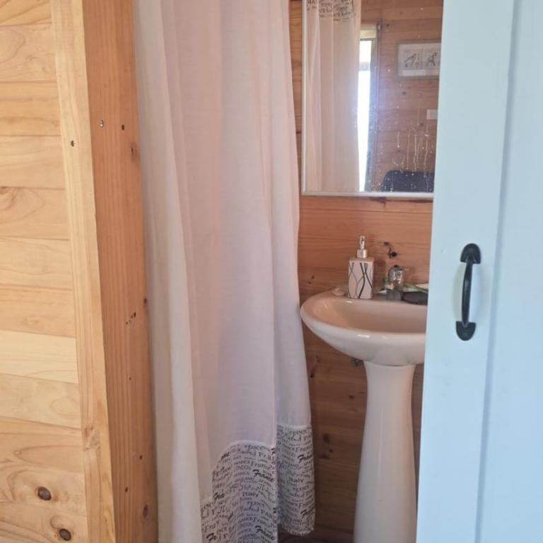 Romantic Getaway Peace and a Unique View - One-Bedroom House - 22