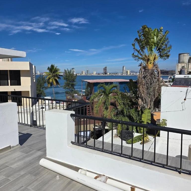 Apartment 30 steps from the beach Mazatlán Boardwalk - One-Bedroom Apartment with Balcony - 10