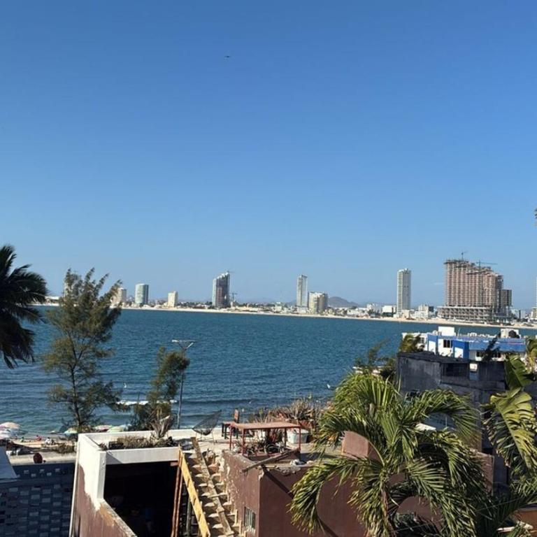 Apartment 30 steps from the beach Mazatlán Boardwalk - One-Bedroom Apartment with Balcony - 35