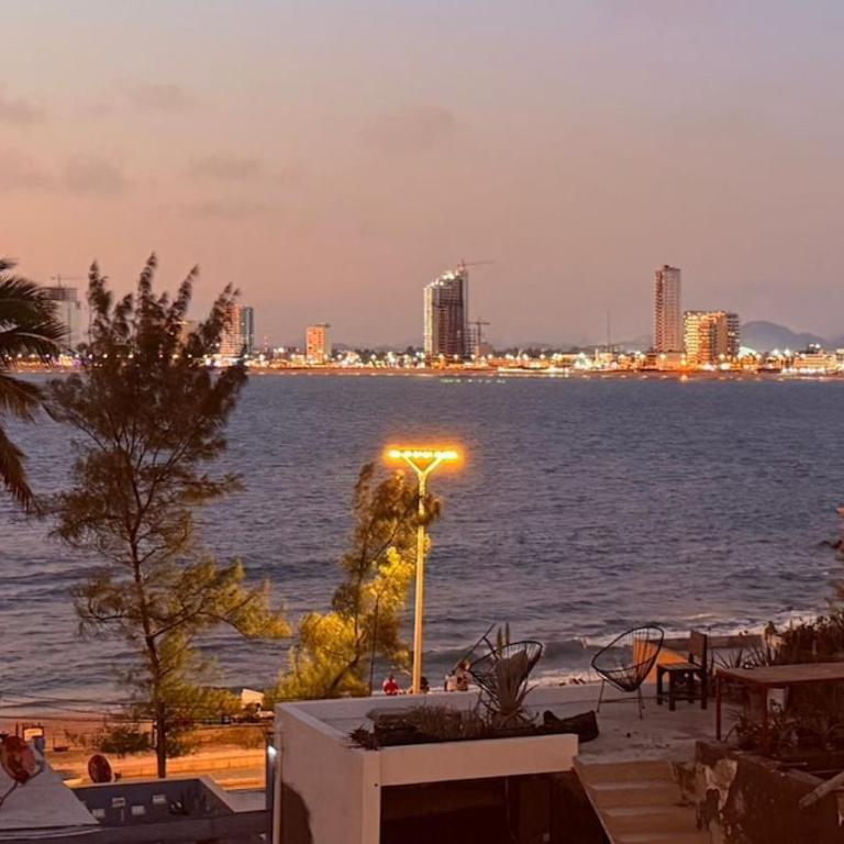 Apartment 30 steps from the beach Mazatlán Boardwalk - One-Bedroom Apartment with Balcony - 50