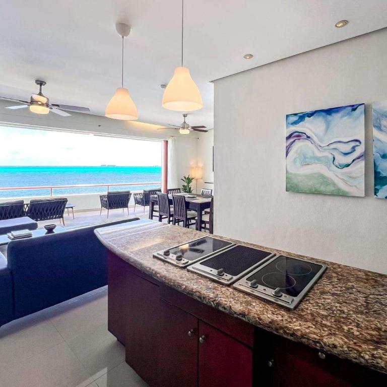 Isla Condo 403 Oceanfront Puerta al Mar in Sac Bajo - Apartment with Sea View - 10