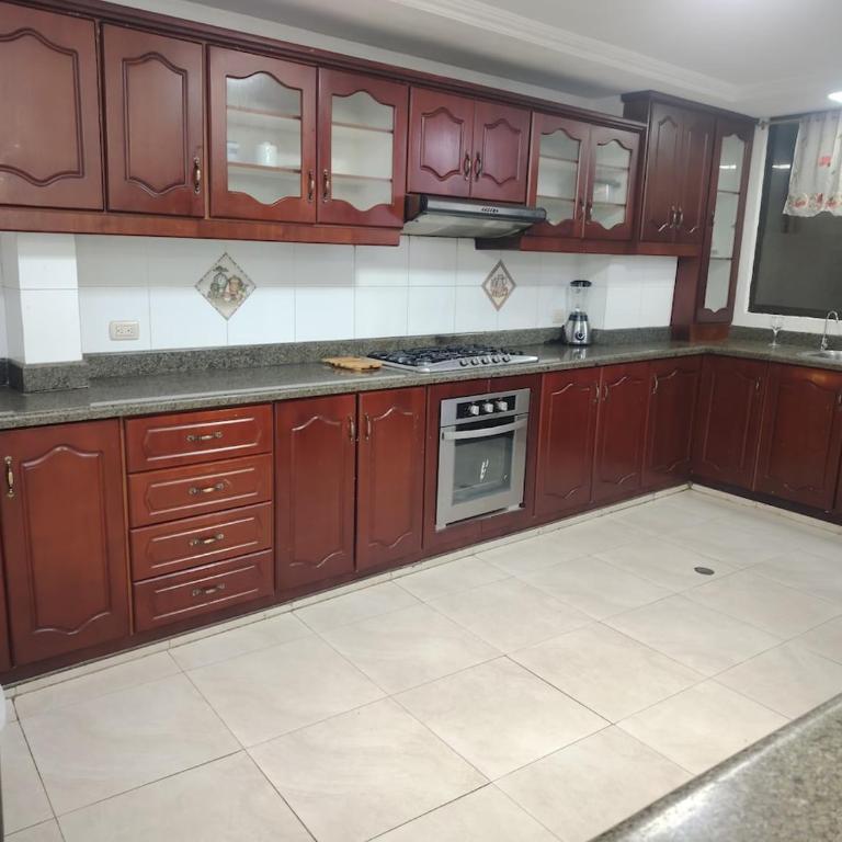 Apartmento en Loja cerca a la terminal terrestre para ti y tu familia - Apartment - 5