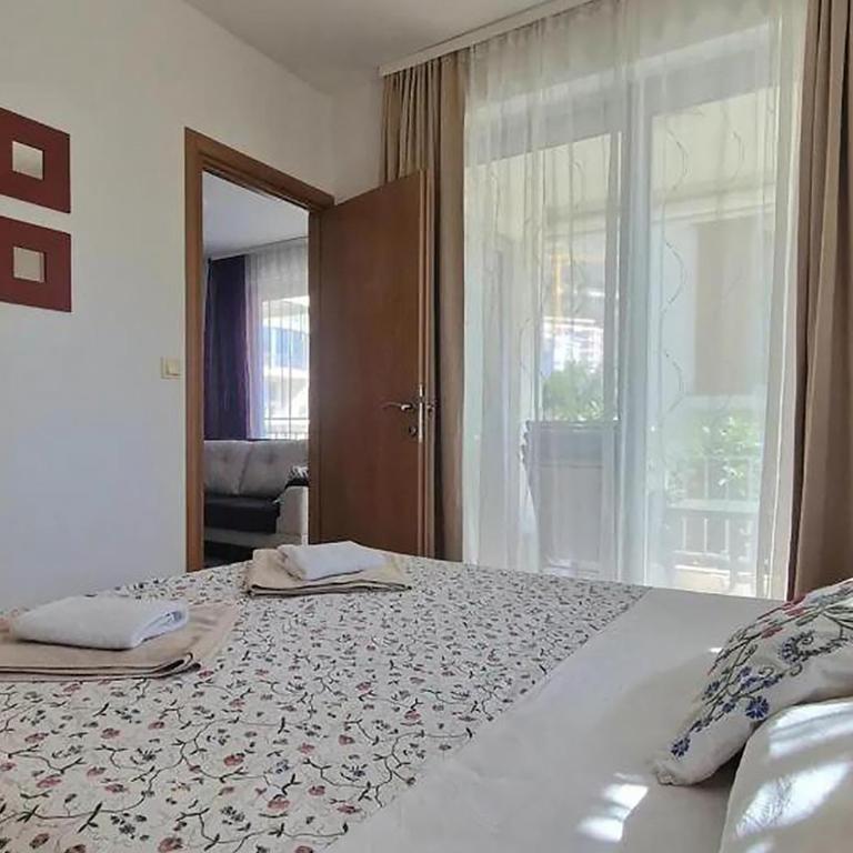Petrovac 5 Min to Beach, Heated Pool, Balcony, 2008 Built - One-Bedroom Apartment - 6