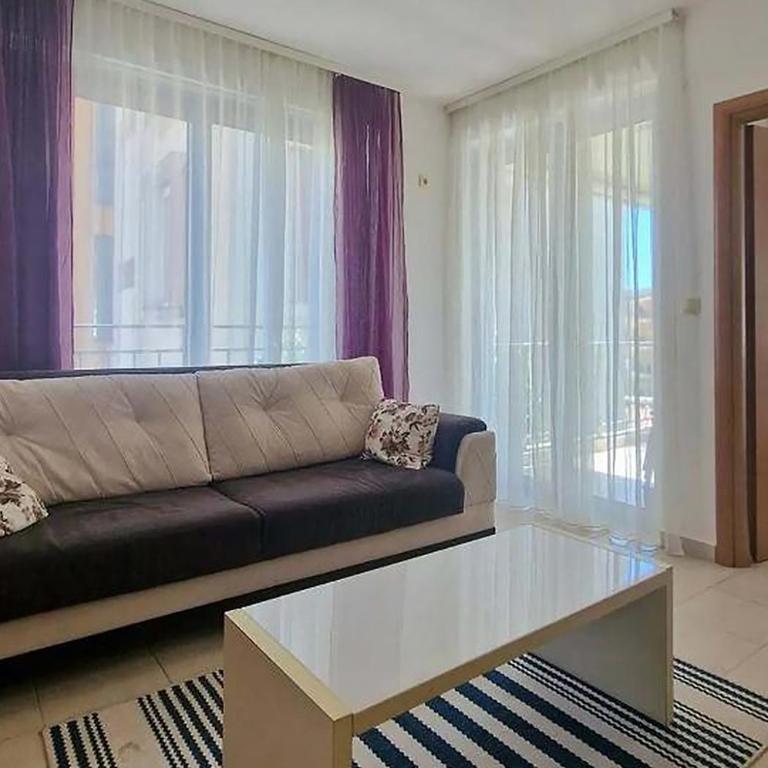 Petrovac 5 Min to Beach, Heated Pool, Balcony, 2008 Built - One-Bedroom Apartment - 8