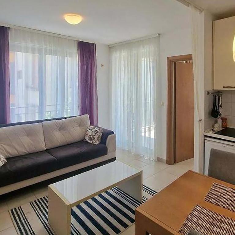Petrovac 5 Min to Beach, Heated Pool, Balcony, 2008 Built - One-Bedroom Apartment - 9