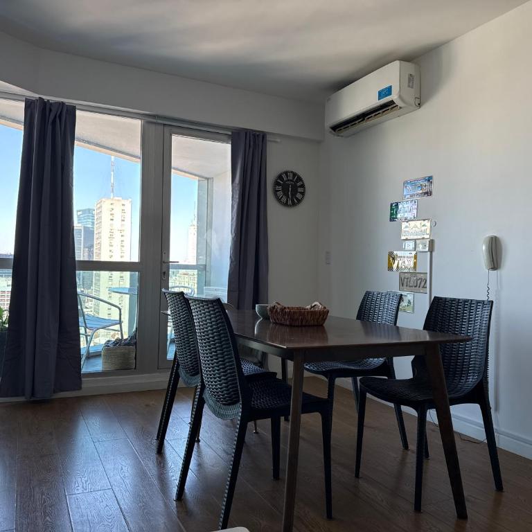 Departamento Premium en la famosa Torre Bellini, en el centro, con piscina, jacuzzi, gimnasio y vista increible a la ciudad de Buenos Aires, capacidad máxima 5 personas - Apartamento de 1 dormitorio - 20
