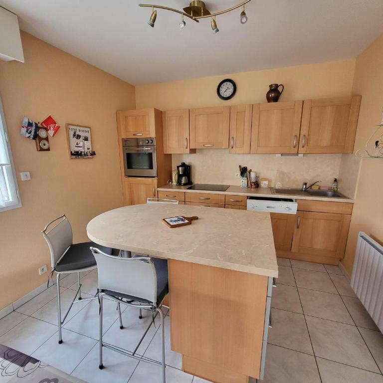 Appartement T3 avec terrasse et garage à 300 m de la plage, quartier Arago - FR-1-92-582 - Appartement (6 Adultes) - 14