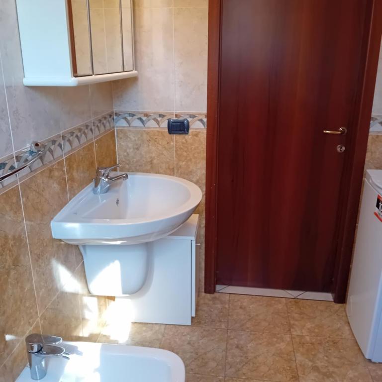 Il glicine sul garda Peschiera - Appartamento con 2 Camere da Letto - 13
