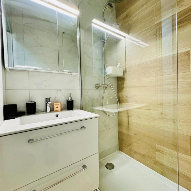 Le Velusine 54 - Apt 4 Prs - 400m beaches - Pools - Apartment mit 2 Schlafzimmern - 8