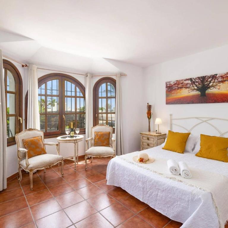 Villa Nikki by Villa Plus - Villa - 4