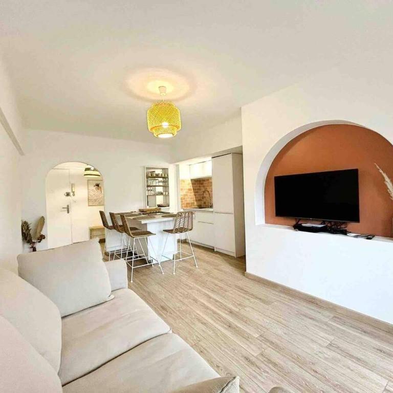 Le Claridge - Apt 4 Prs - Clim - Balcon - 5 min plages - Appartement 1 Chambre - 1