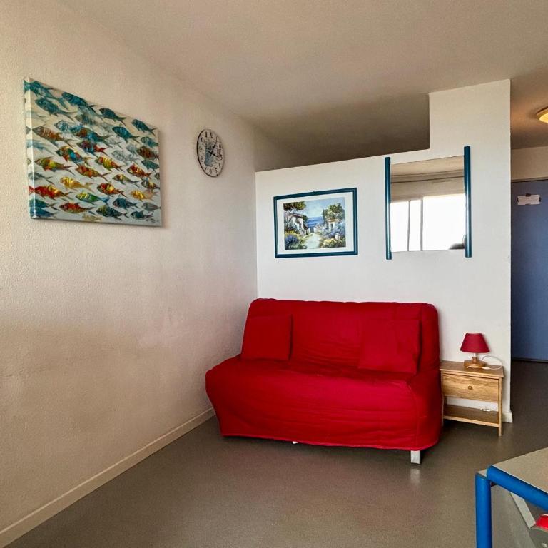 Appartement avec Piscine et Terrasse Proche Commerces - FR-1-748-15 - Apartment - 16