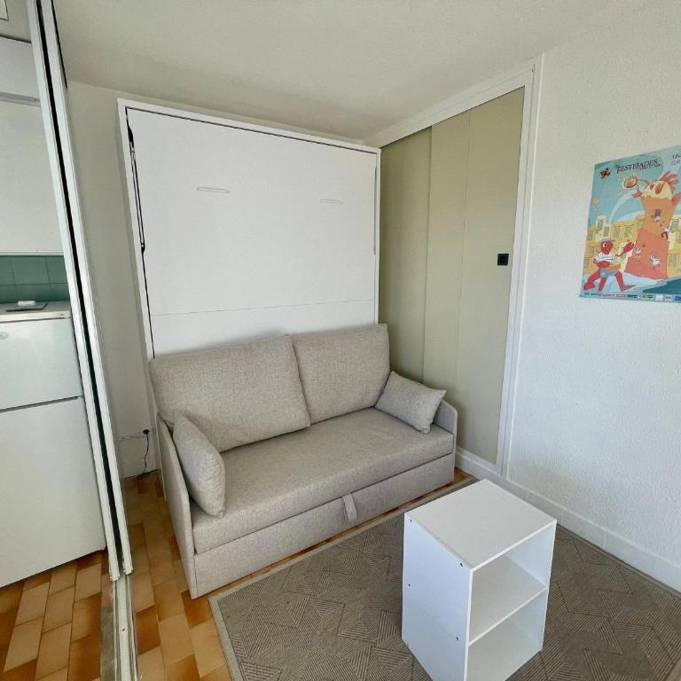 Studio rénové, proche port & village, parking, animaux admis - FR-1-796-83 - Appartement - 6