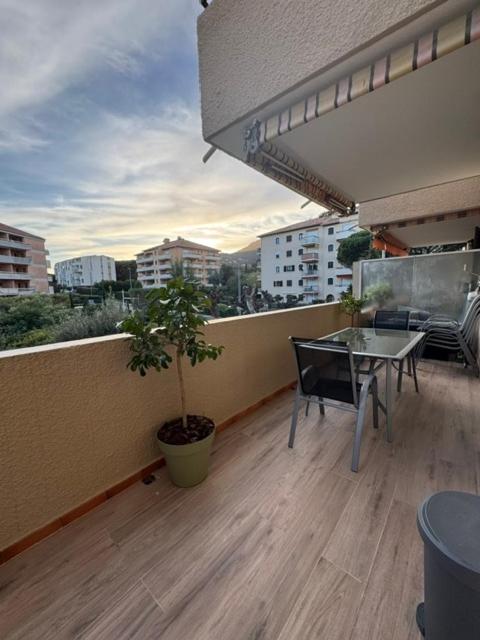 Appartement Cosy avec terrasse, proche centre-ville - Apartamento de 1 dormitorio - 24
