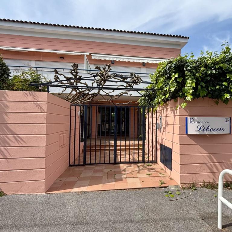 Cap dAntibes Duplex Terraces & Beach Nearby - Two-Bedroom Apartment - 32