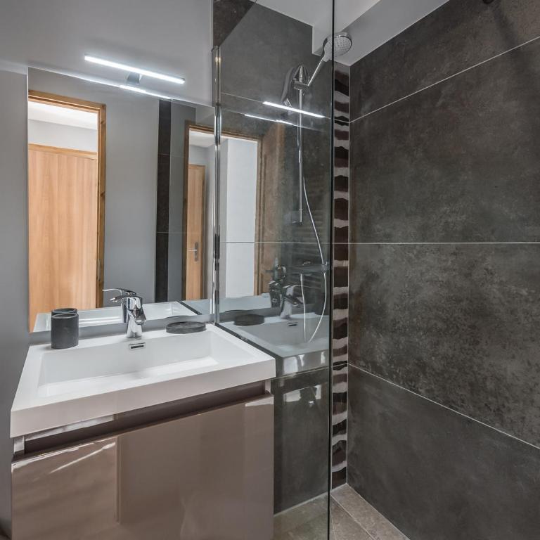 Appartement rénové 6 pers, accès direct pistes, terrasse, WIFI à Courchevel - FR-1-563-32 - Apartment (6 Erwachsene) - 6