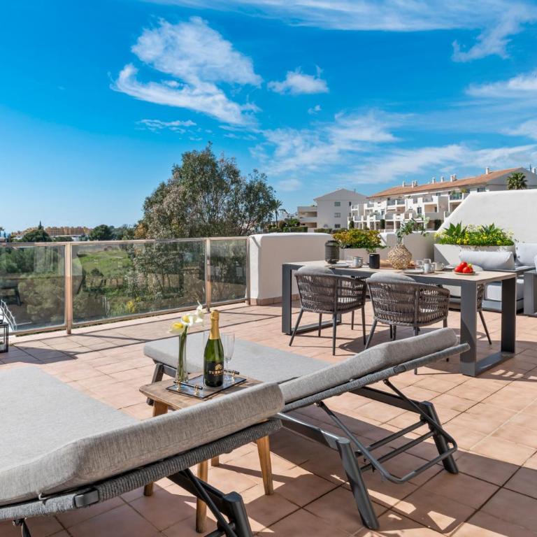 Luxury 2BR Penthouse - Rooftop, Pool, Sea Views - Apartamento de 2 dormitorios - 15