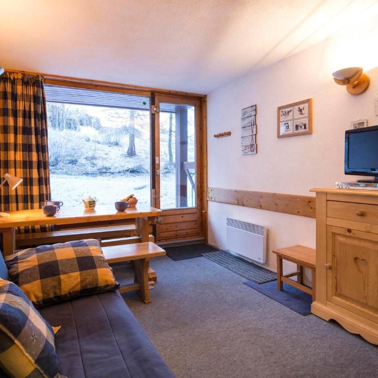 Studio rénové 5 pers, ski aux pieds, balcon, animaux admis - FR-1-346-436 - Studio - 4