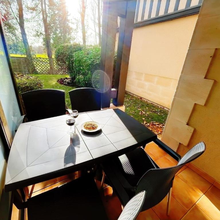 En rez-de-chaussée - terrasse & Piscine Chauffée - Appartamento con 1 Camera da Letto - 12