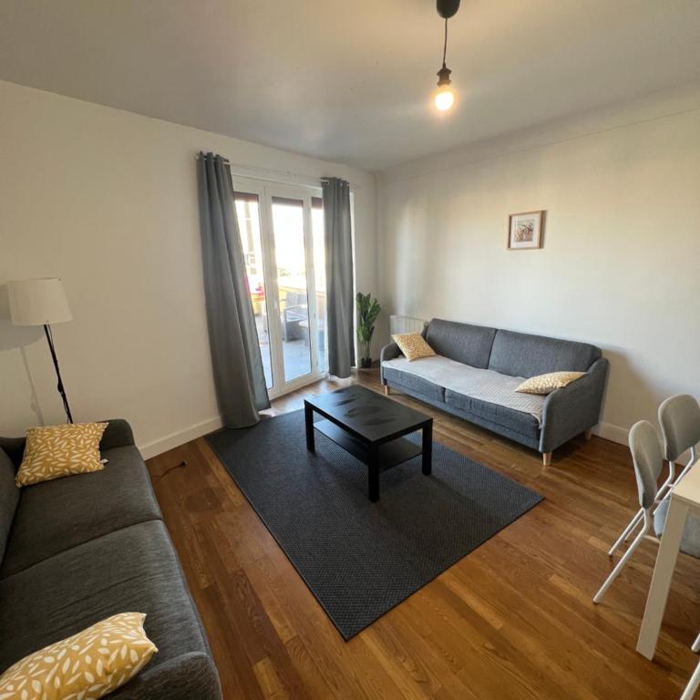 Le Toit des Volcans - 8 couchages - Terrasse privée et Wifi - Appartamento con 2 Camere da Letto e Terrazza - 1