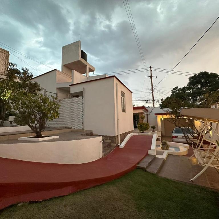 Casa Brasa, Sol & Jardín - Four-Bedroom House - 6
