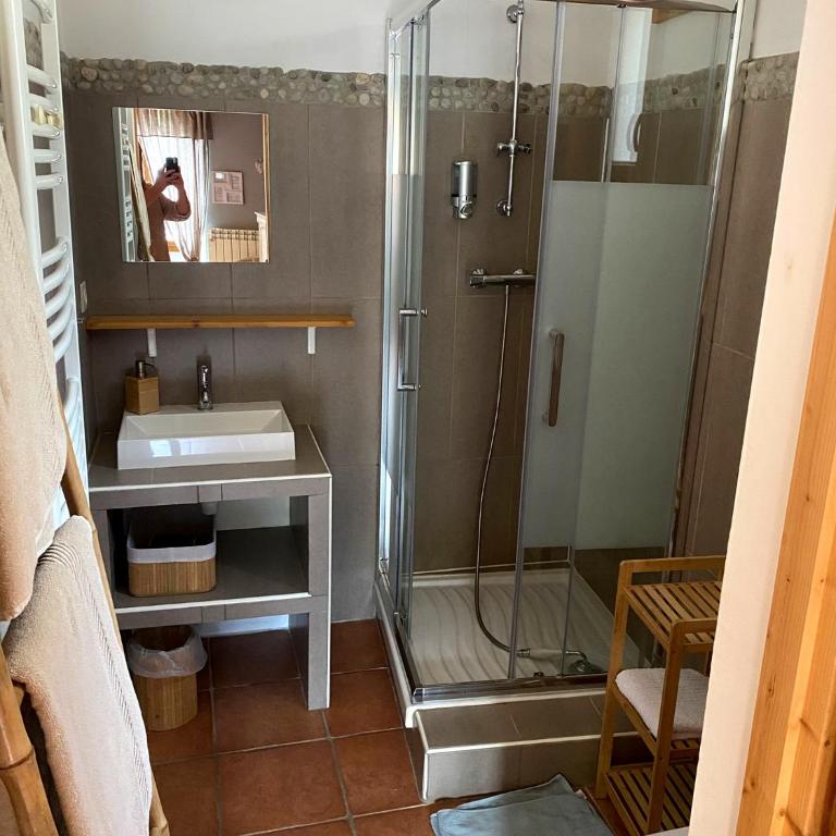 Le Presbytère du Val - Chambre Double avec Salle de Bains Privative - 13