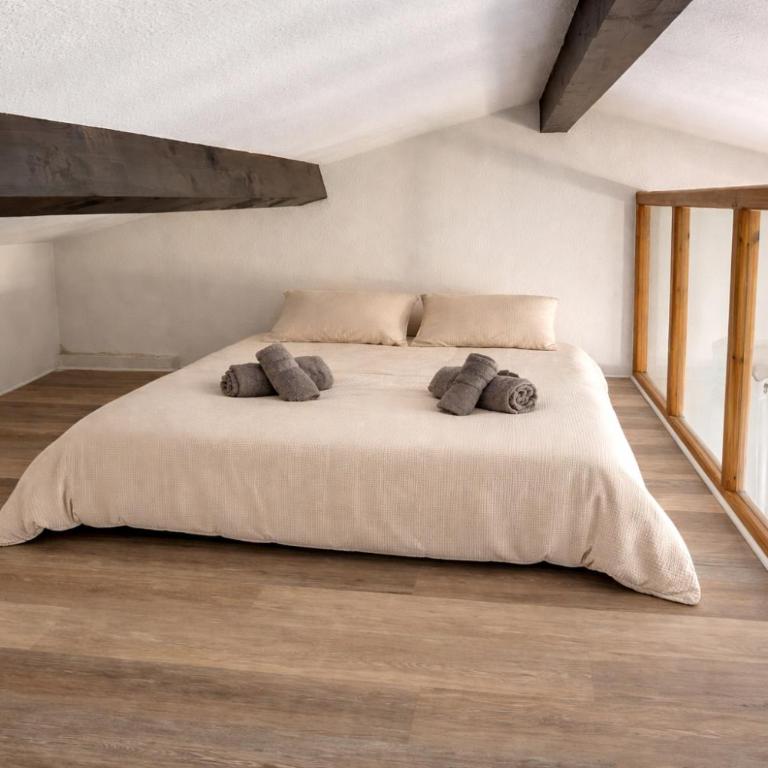 Nouveau - L'Ensoleillé Terrasse & Atypique - 10 Min Plages - Serenité & Confort - IDEAL FAMILLE Parking et Wifi Gratuit - OFFRE SPECIALE - Appartement 1 Chambre - 14