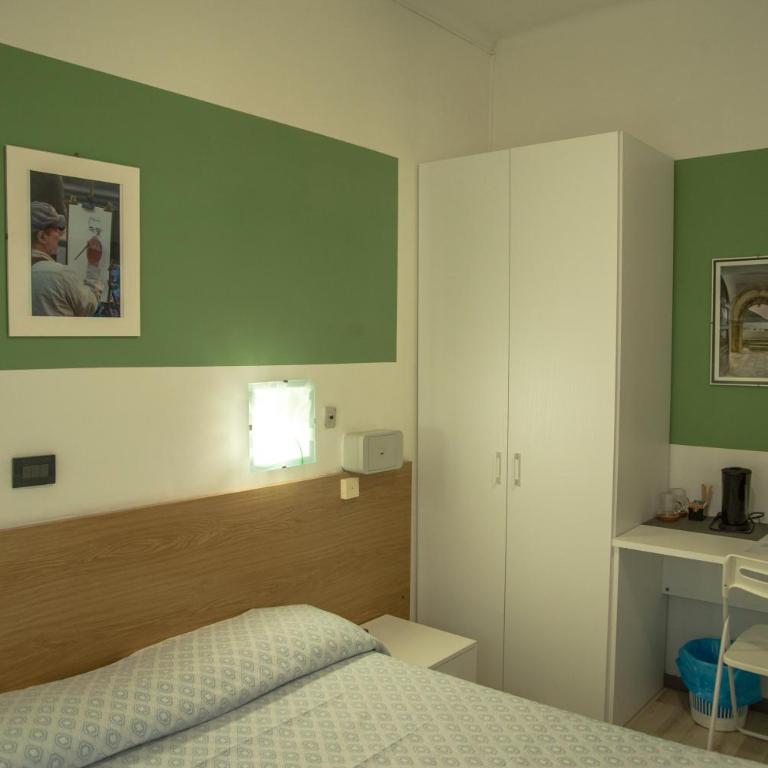 Albergo La Marinella - Camera Matrimoniale/Doppia con Letti Singoli - 10
