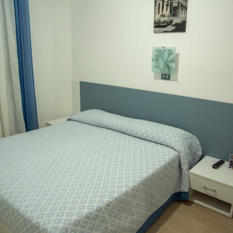 Albergo La Marinella - Camera Matrimoniale/Doppia con Letti Singoli - 13