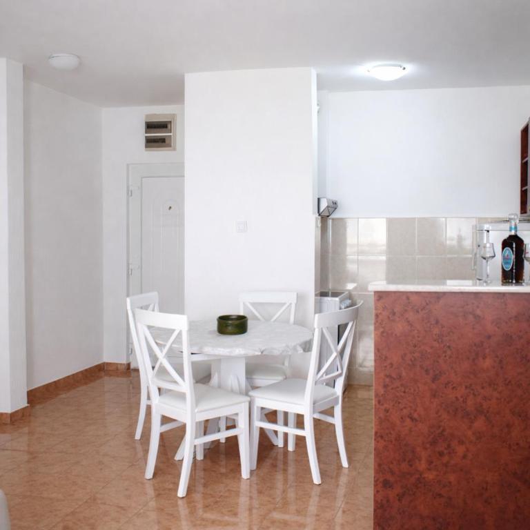Taja's nest Budva - One-Bedroom Apartment - 8