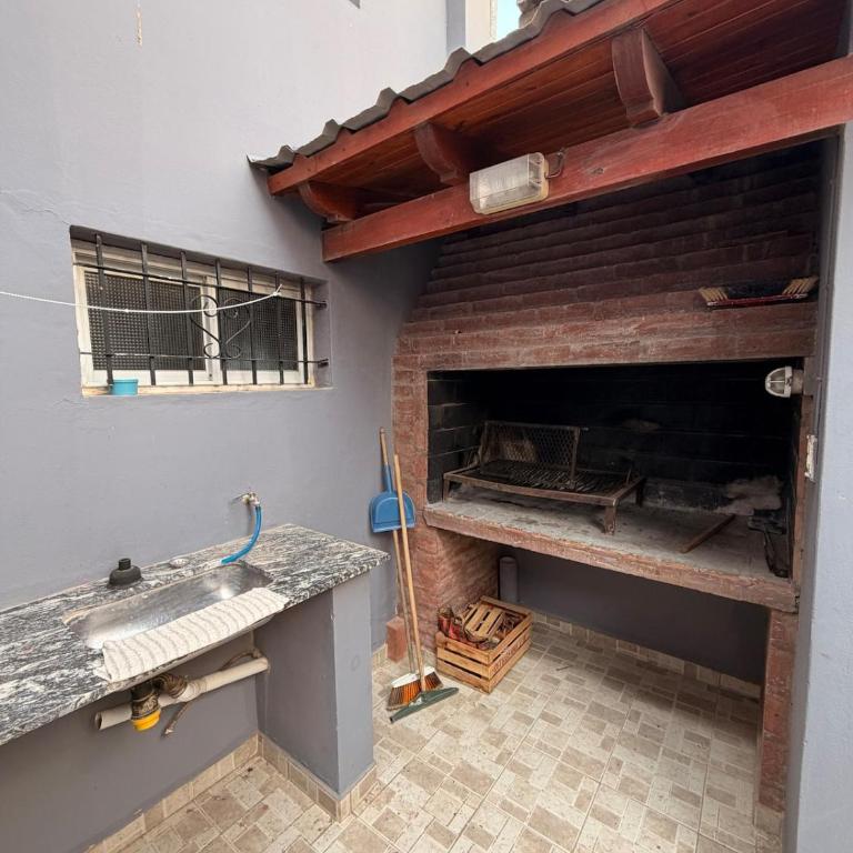 Departamento amplio sobre la peatonal con 3 habitaciones - Apartamento de 3 dormitorios - Planta Alta - 24