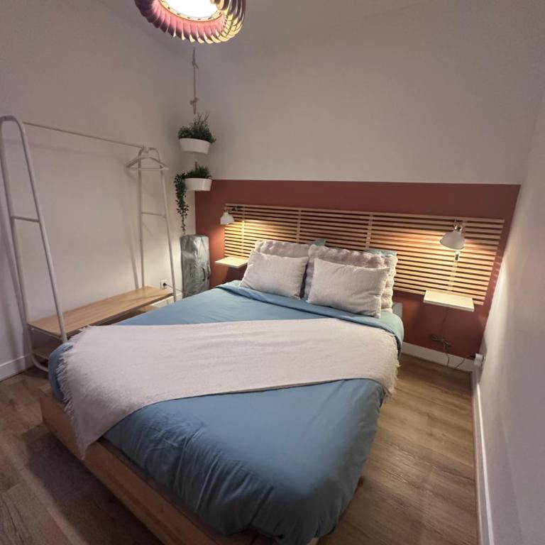 Appartement charmant hypercentre avec patio privé et parking - Room #1184269701 - 9