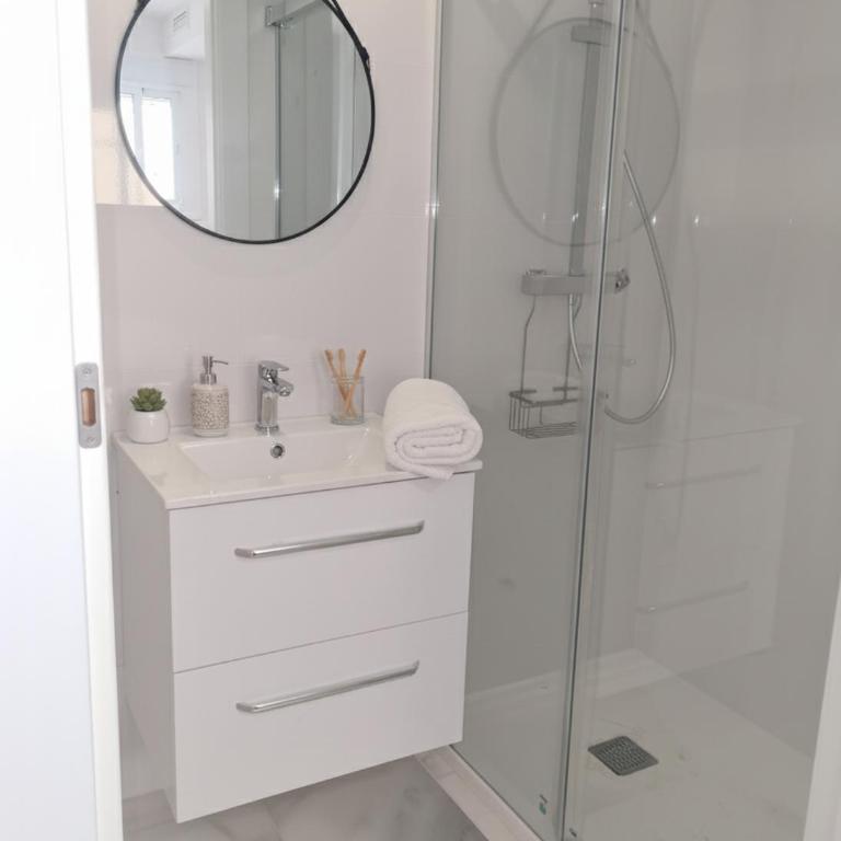 Malaga Sunshine Rentals - Beach Front Penthouse II - Fuengirola - Apartamento de 2 dormitorios - 14