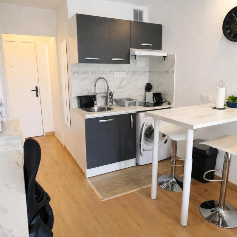 Exclusive Private Apartment by Warilco - Pleyel 25 m2 - À 1 minute de la station métro Carrefour Pleyel - One-Bedroom Apartment - 6
