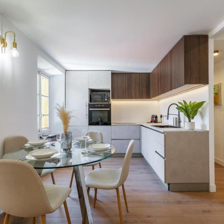 Bright 3 rooms apartment close to Place Massena - Appartement 3 Chambres - 4