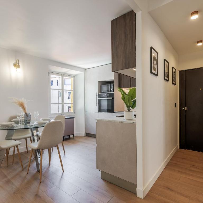 Bright 3 rooms apartment close to Place Massena - Appartement 3 Chambres - 10