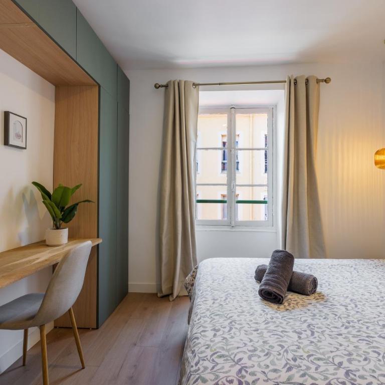 Bright 3 rooms apartment close to Place Massena - Appartement 3 Chambres - 13