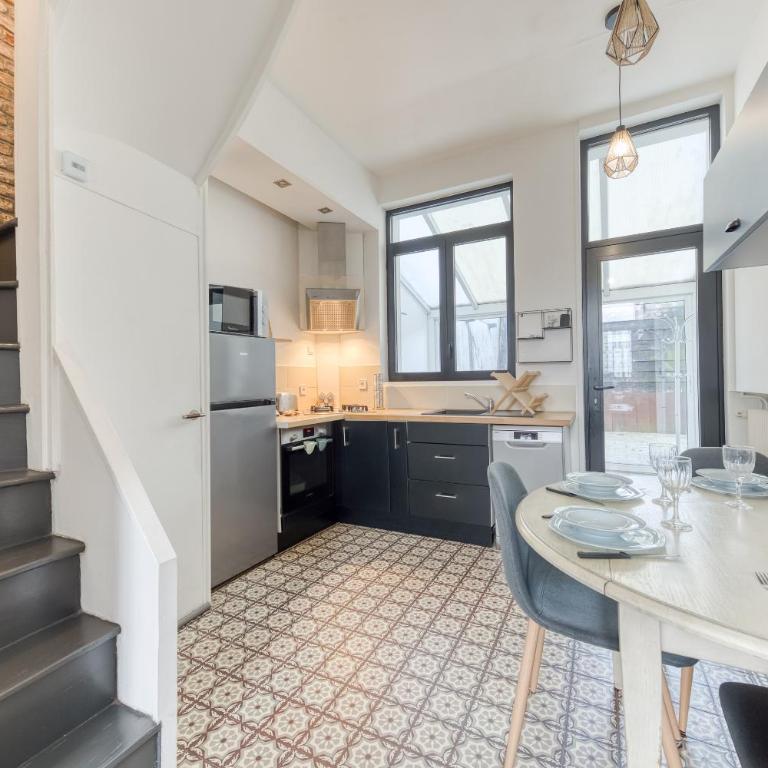 Maison Amiénoise - À 10 min du Centre - Confort - Two-Bedroom House - 34