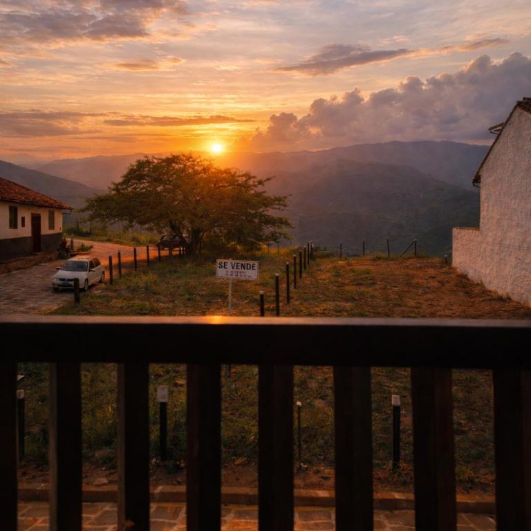 AQUI ESTOY BIEN - Habitación con cama extragrande y vistas a la montaña - 6