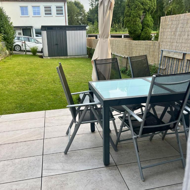 Modernes Reihenhaus mit Terrasse drei Schlafzimmer fuer sechs Personen - Three-Bedroom House - 1