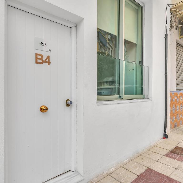 Stylish Studio Private Entrance by ELE Apartments - Estudio Deluxe - 17