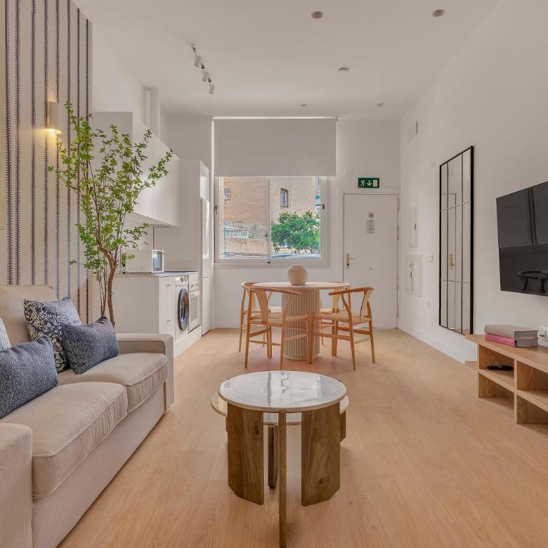 Stylish Studio Private Entrance by ELE Apartments - Estudio Deluxe - 7